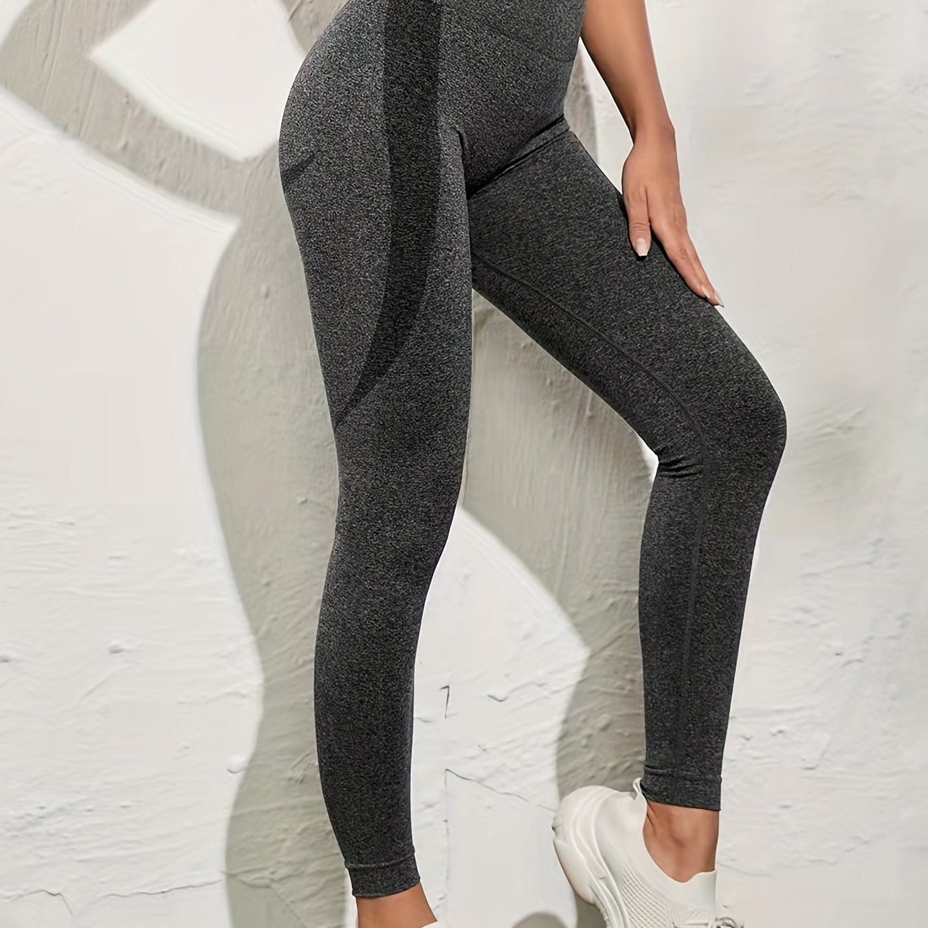Seamless Knitted Tight Sports Leggings for Yoga Running
