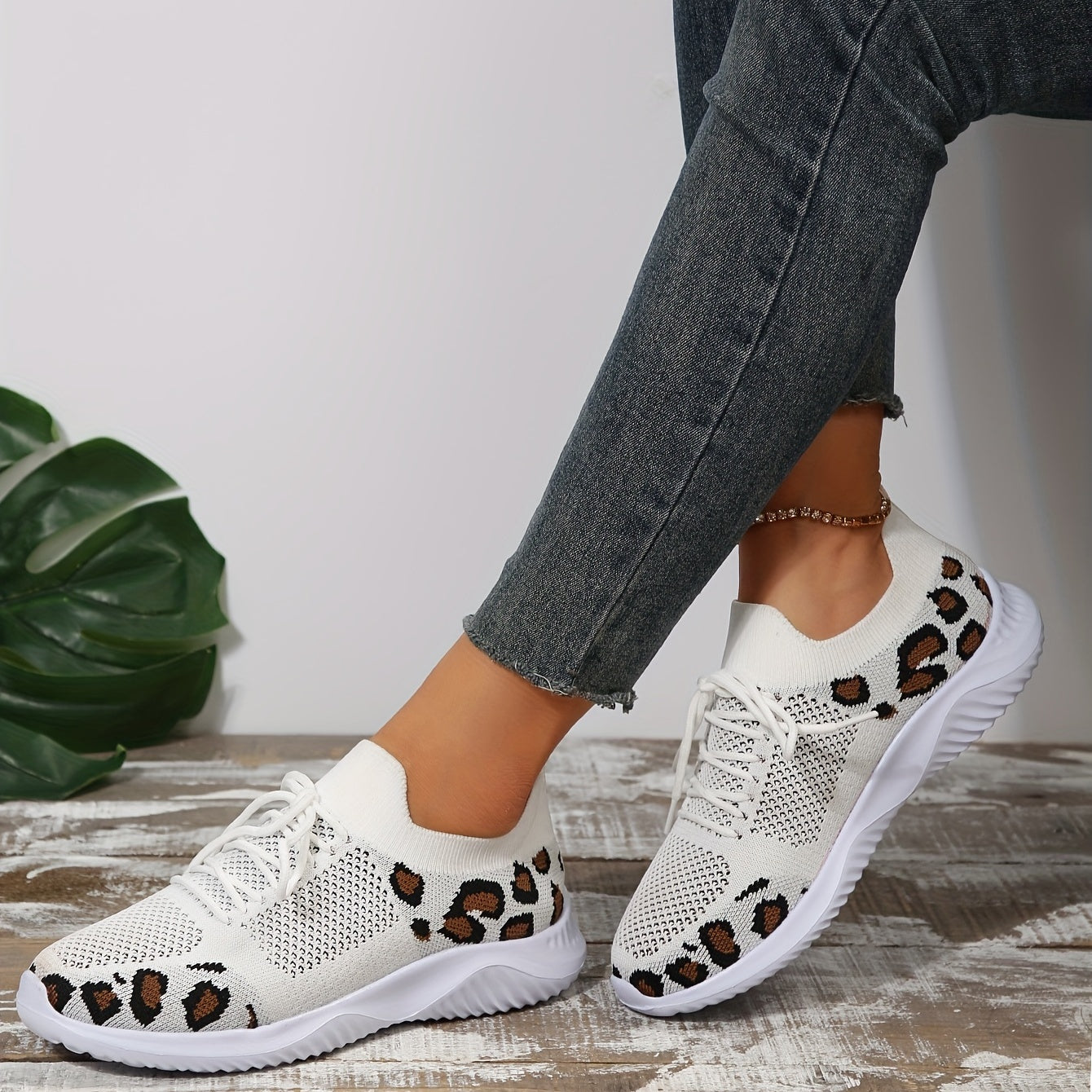 Leopard Printed Knitted Sports Shoes Low Top Running Casual Walking Sneakers