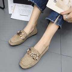 Women's Chain Decor Slip on Flat Shoes Comfortable Beanie Shoes