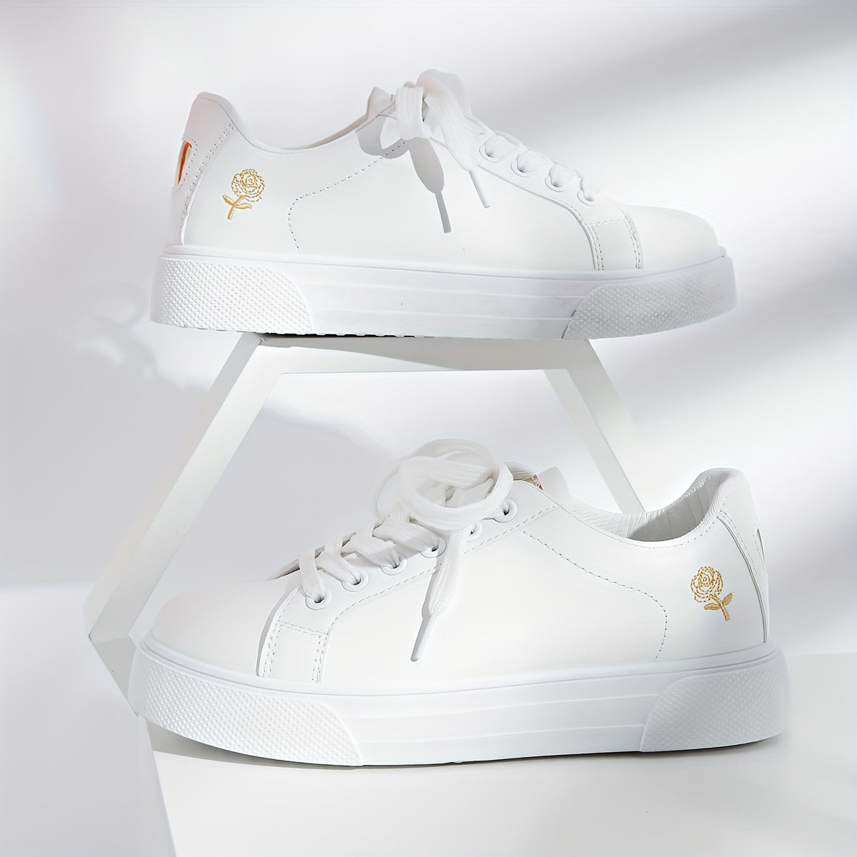 Women's Solid Skate Shoes Lightweight Low Top Sport Footwear
