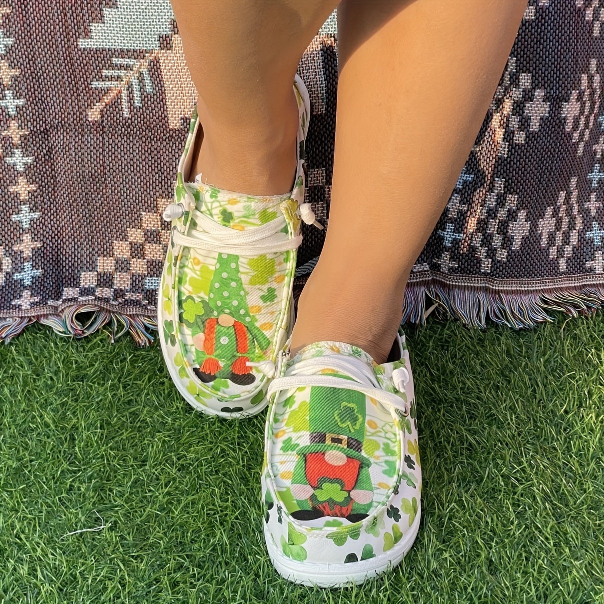 Flat Skate Shoes Four Leaf Clover Gnome Pattern Couple Shallow Mouth Casual Shoe