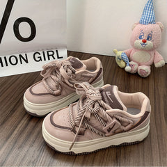 Women's Retro Lace up Skate Shoes Lightweight Platform Sneakers
