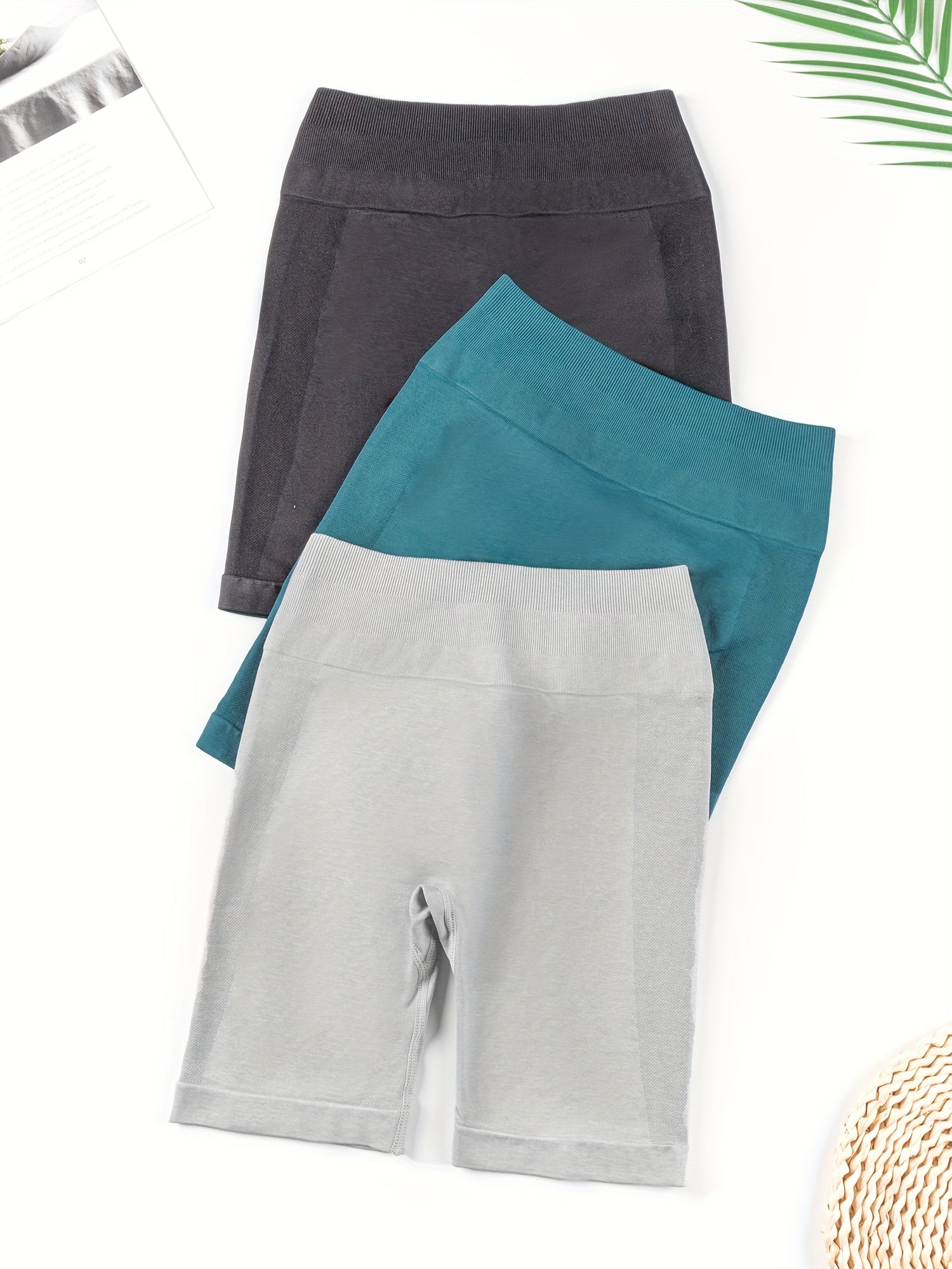 Women's Seamless Knit Yoga Shorts - Comfortable and Breathable Activewear