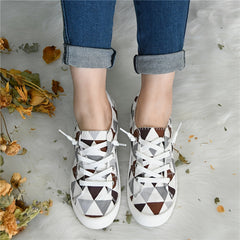 Triangle Pattern Flat Sneakers Lightweight Lace Up Casual Skate Shoes