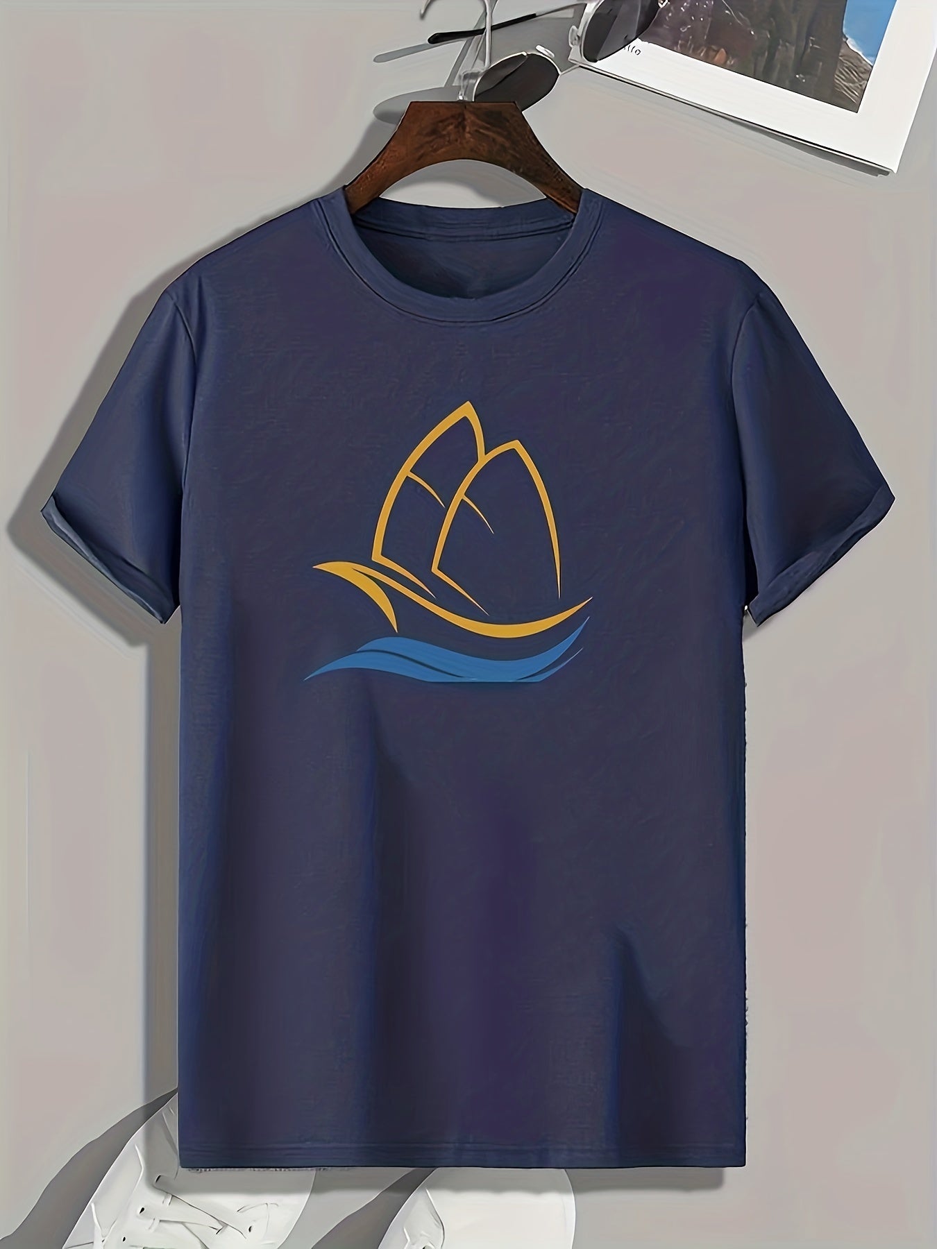 Sailboat Pattern Print Men's Sports T-shirt