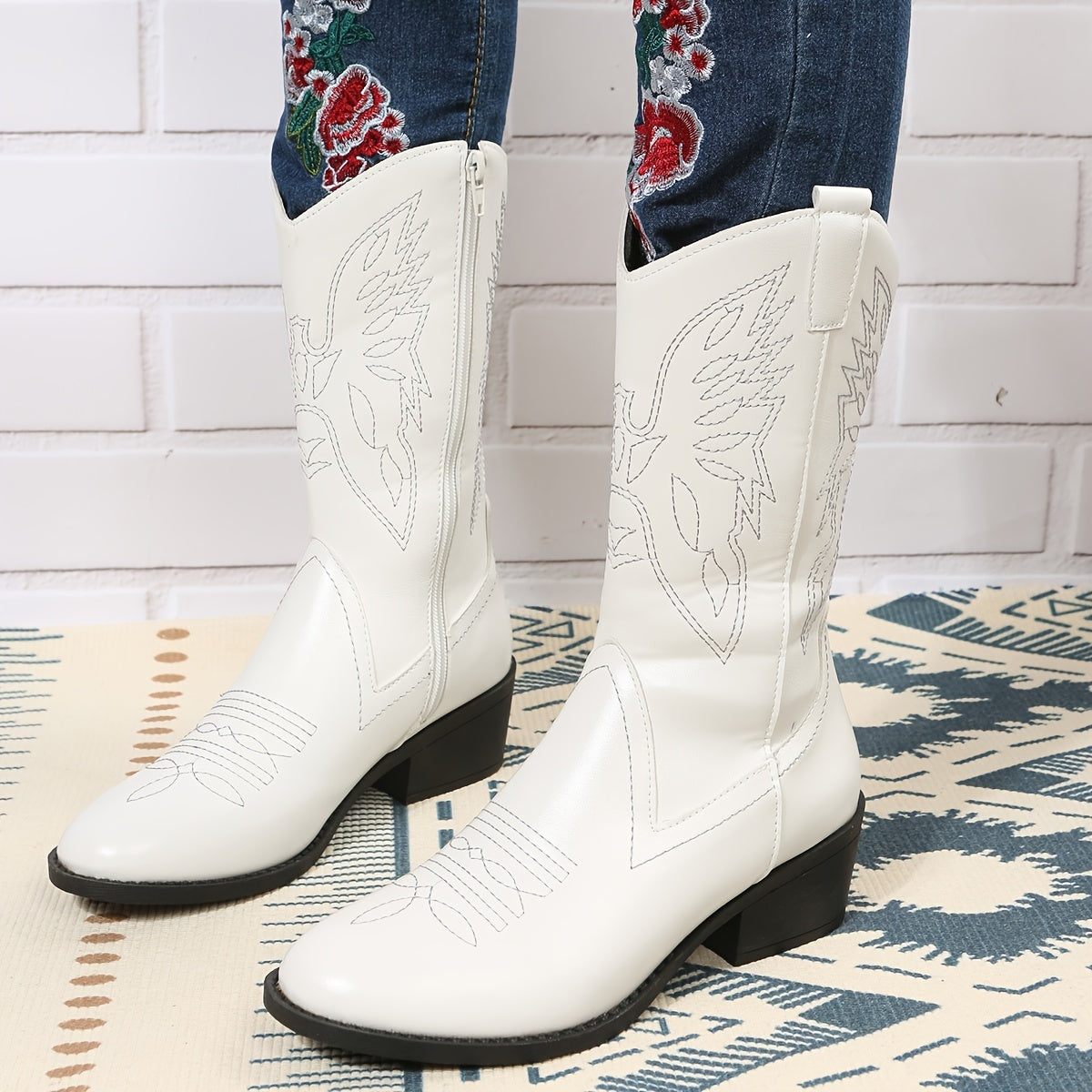 Women's Chunky Heel Western Embroidered Cowgirl Boots