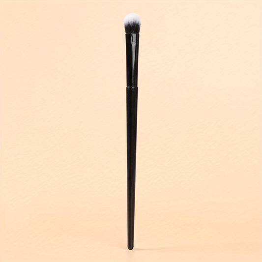 Cruelty Synthetic Eyeshadow Brush for Precision Application