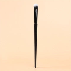 Cruelty Synthetic Eyeshadow Brush for Precision Application