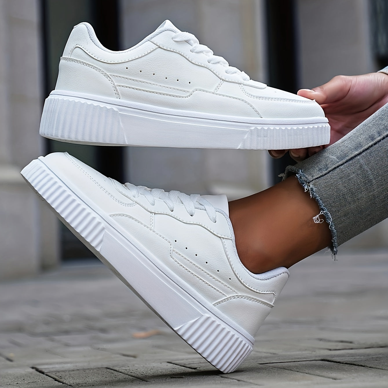 Breathable Platform Skate Shoes Lightweight Sneakers for Running