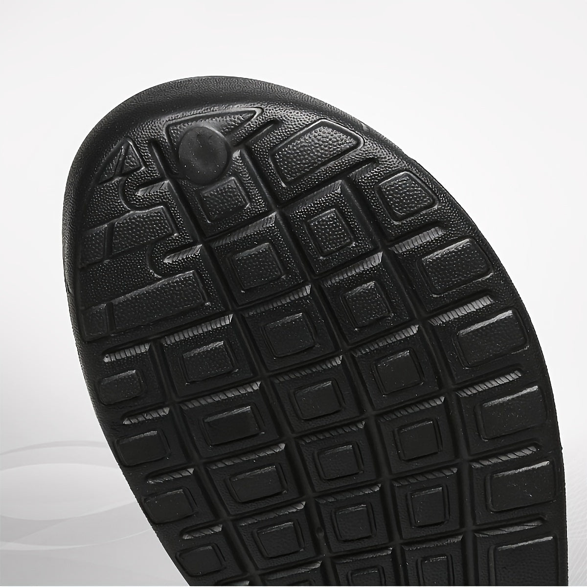 Men's Hollow Out Breathable Clogs Non Slip Outdoor Slippers