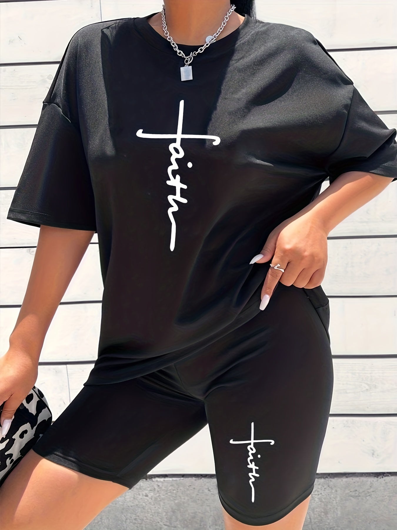 2pcs Summer Sports Suits Crew Neck T-shirt & Shorts Women's Activewear