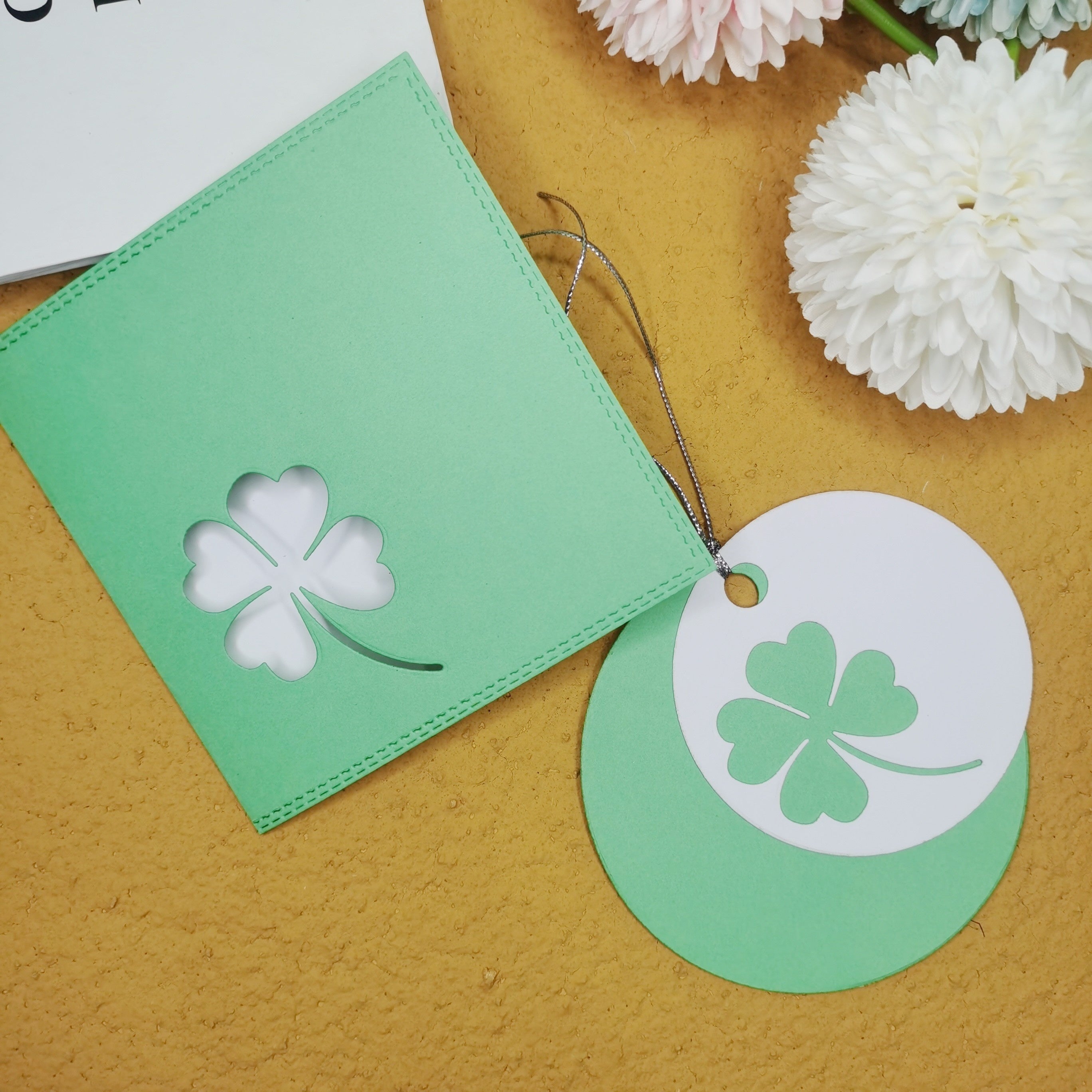 Four Leaf Clover Lucky Grass Cutting Mold for DIY Gift Package Greeting Card