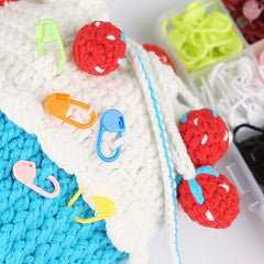 300pcs Stitch Needle Clips & Clear Storage Box DIY Knitting Random Colors