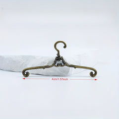10pcs Mini Dollhouse Metal Hangers Vintage Metal Hangers Simulation Landscape Ph