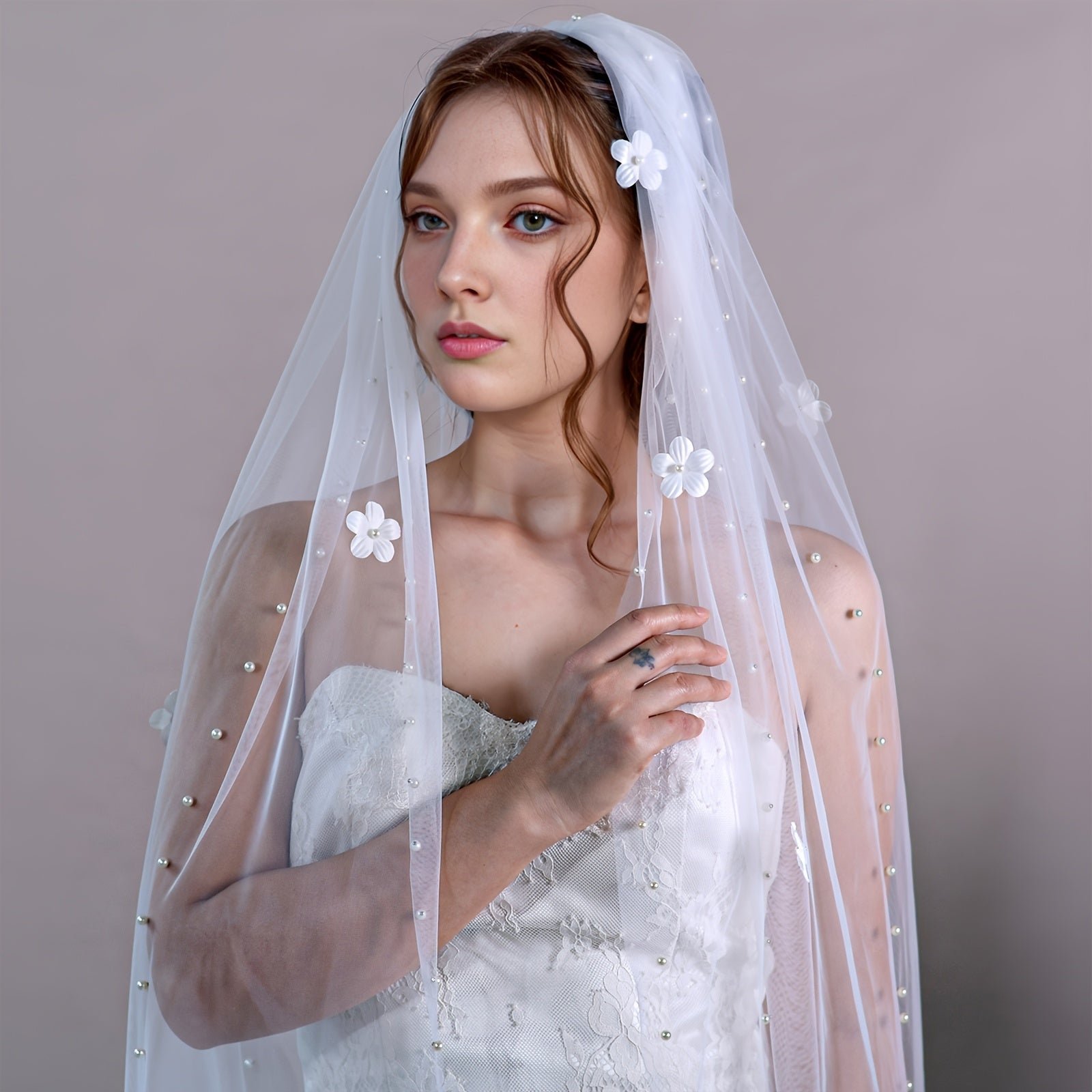 Romantic Flower Pearl Bridal Veil Headpiece