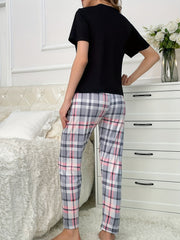 Letter & Eyelash Print Pajama Set Short Sleeve Crew Neck Top & Elastic Waistband