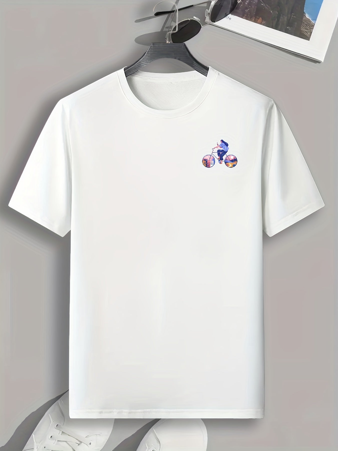 Cycling Girl Print Men's Comfy T-shirt for Outdoor Summer