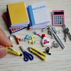 1:12 Dollhouse Stationery Set with Mini Notebook and Thumbtack