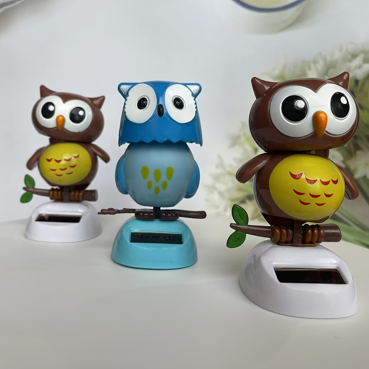 Solar Swing Owl Moving Head Doll Car Ornament Cartoon Gift Toy