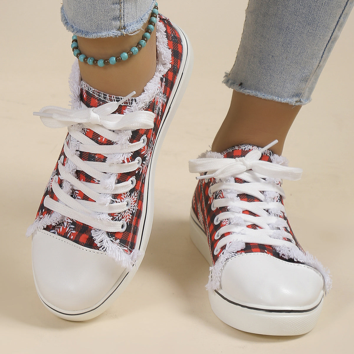 Plaid & Snowflake Pattern Canvas Sneakers Lightweight Non Slip Skate Shoes
