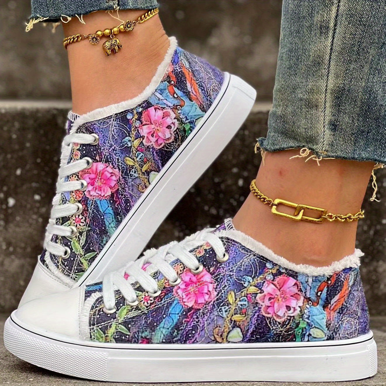 Women's Flower Pattern Canvas Shoes Casual Lace Up Outdoor Shoes