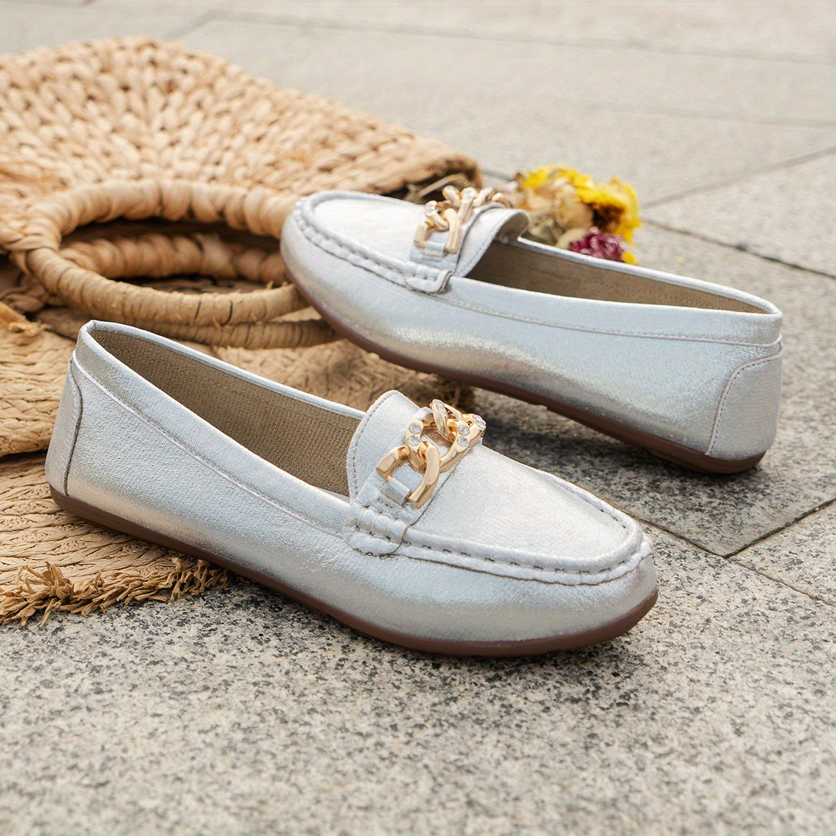 Women's Chain Decor Flat Slip On Shoes Lightweight & Comfortable