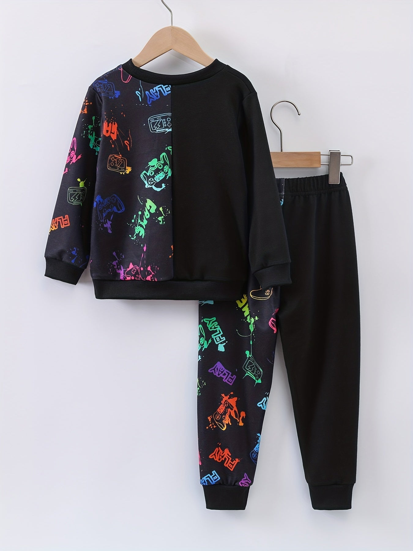 Boy's Gamepad Theme 2pcs Sweatshirt & Sweatpants Set
