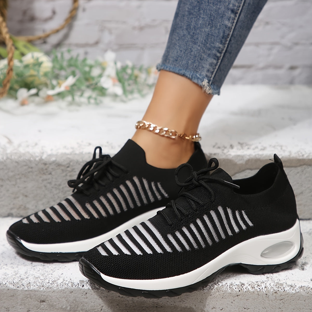 Mesh Breathable Low Top Running Shoes Lightweight Outdoor Casual Sport Sneakers