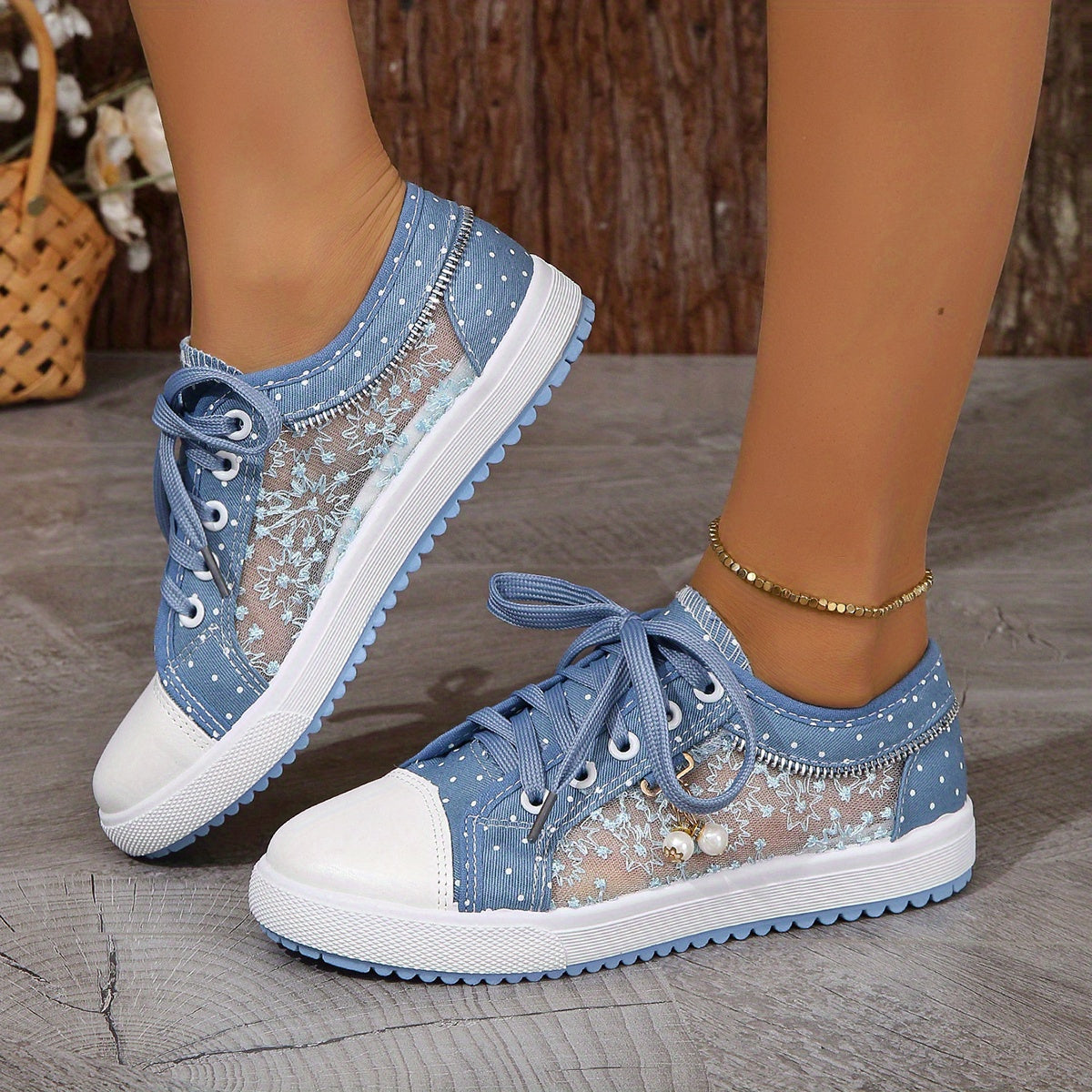 Women's Mesh Sneakers Outdoor Shoes Lightweight Pearl Buckle Decor Shoes