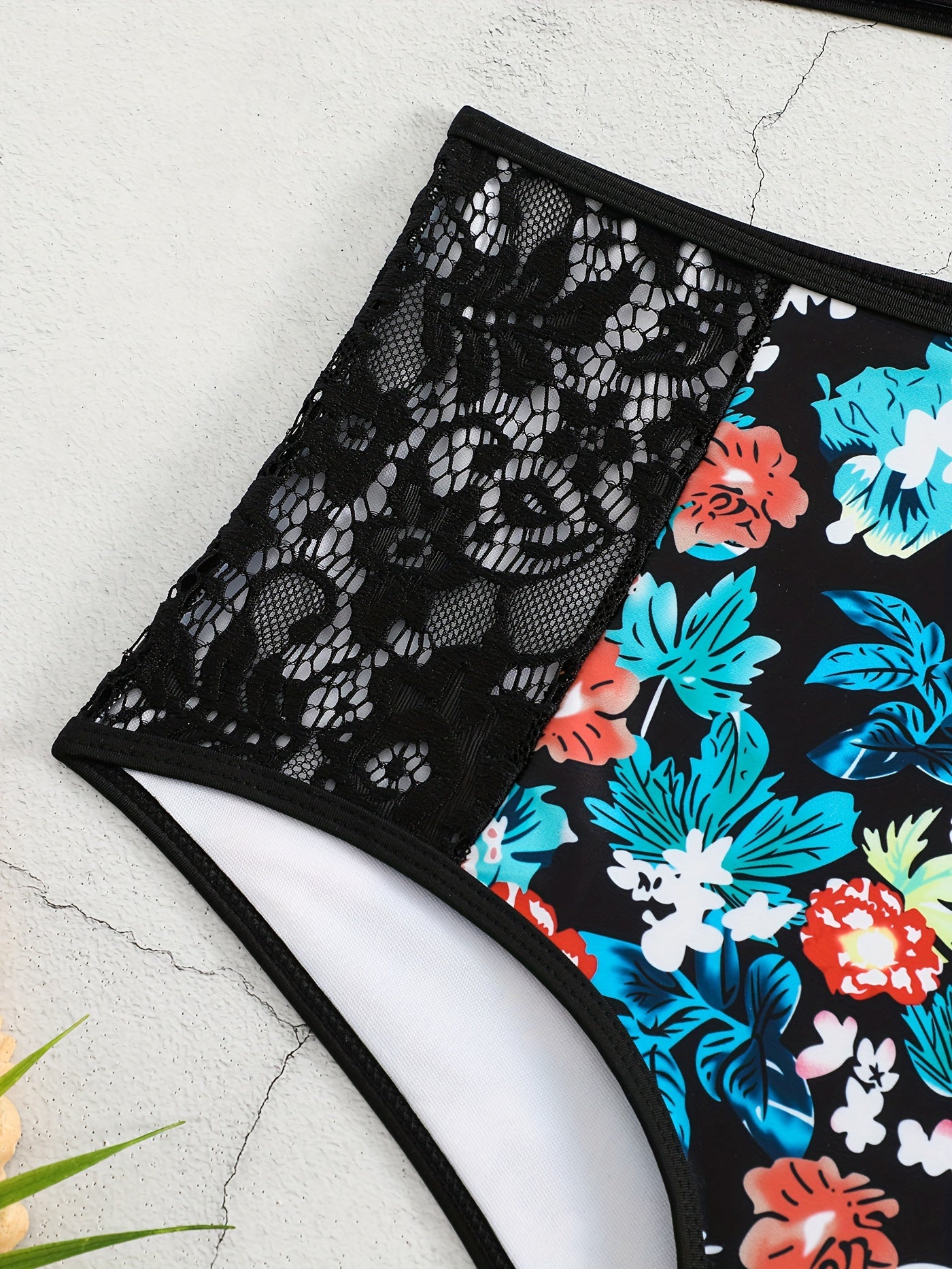 Tropical Print Tankini Set with Lace Crop Top & Panty