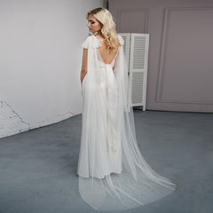 Long Wedding Veil with Bow Shoulder Accessory