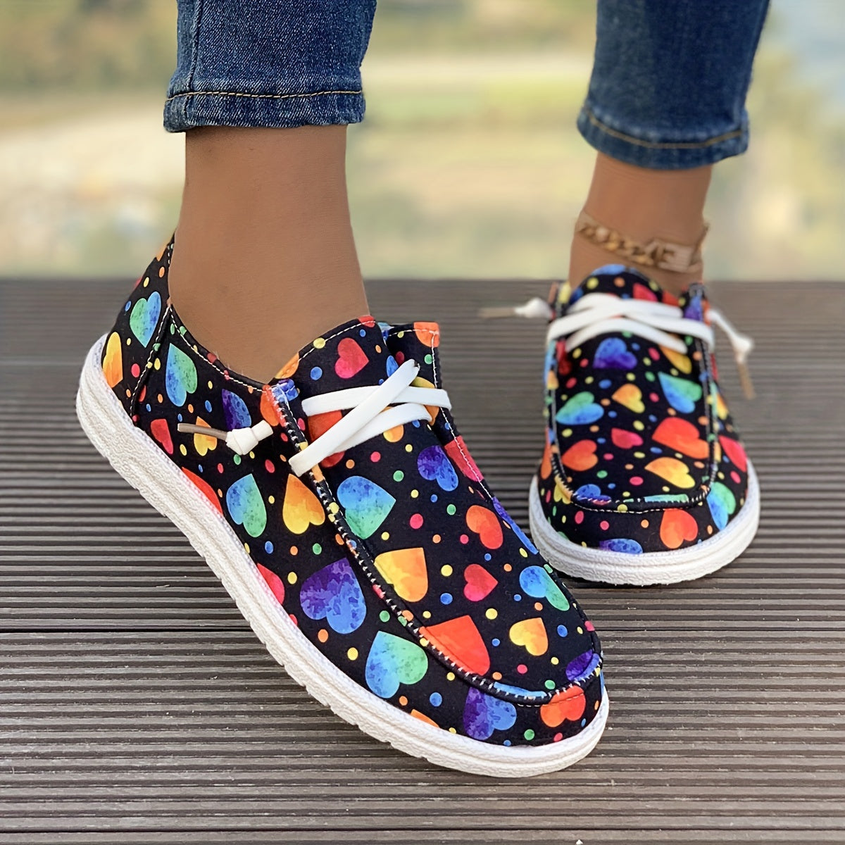 Women's Heart Pattern Low Canvas Shoes Lightweight Walking Shoes
