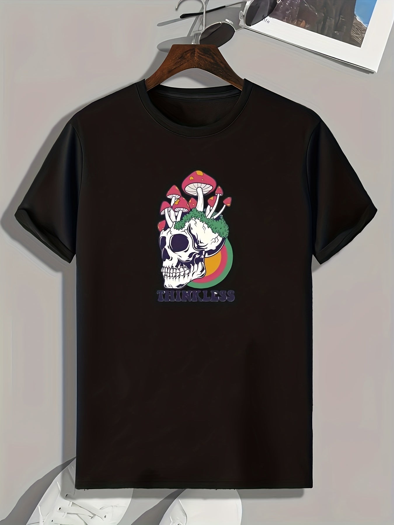 Mushrooms On Skull Print Men's Graphic T-shirt
