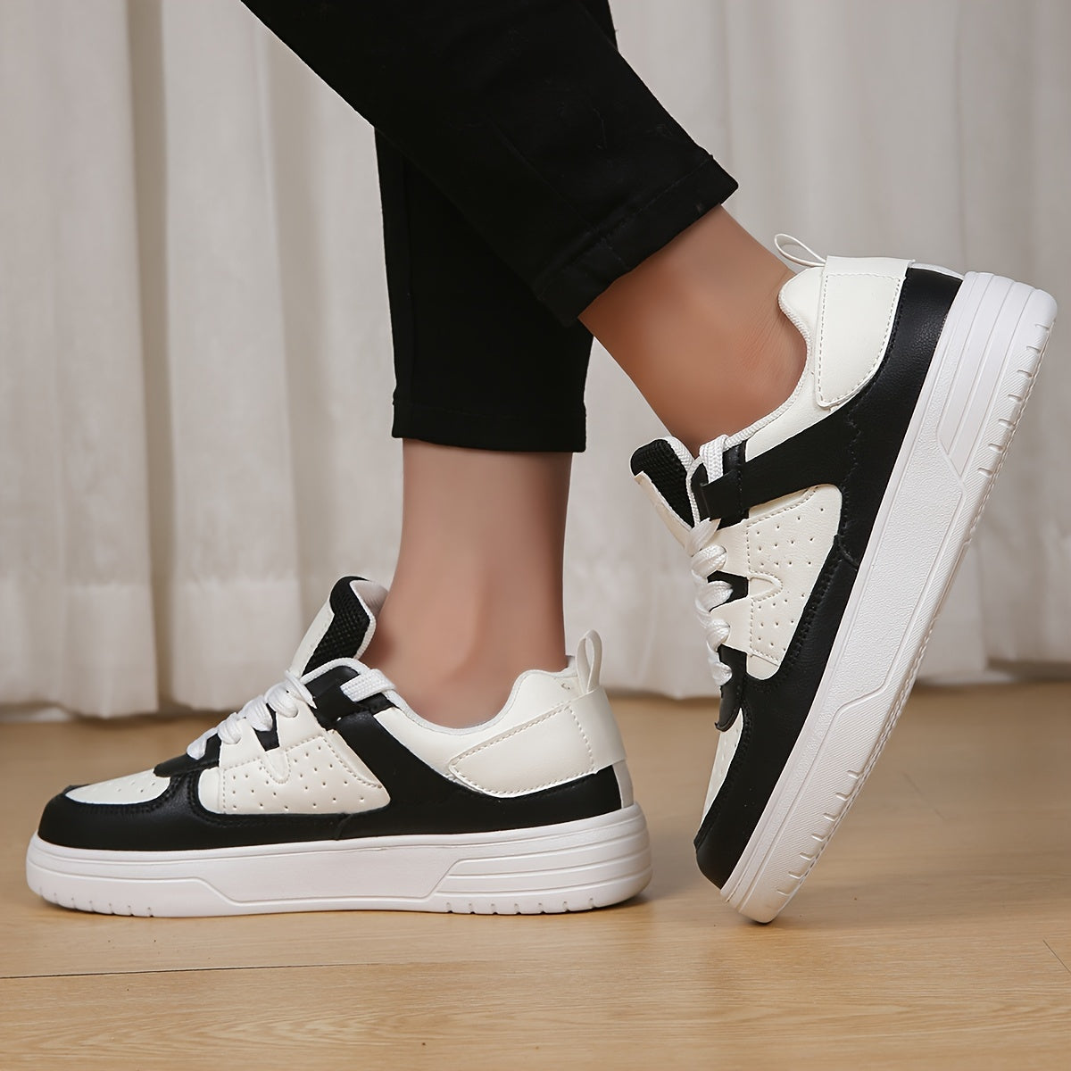 Versatile Slip-resistant Sports Sneakers for Outdoor Activities