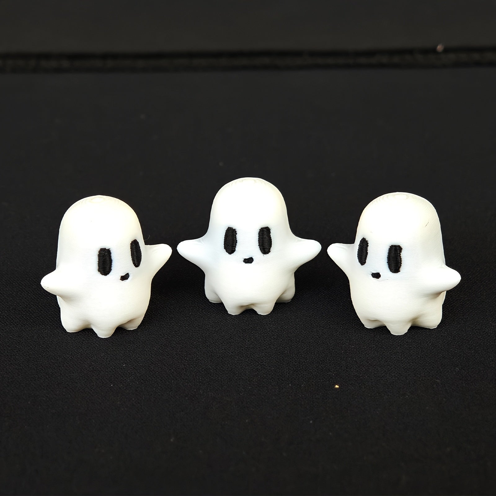 3D Printed Halloween Ghosts & Spooky Desk Accessories for Fun Halloween Gift