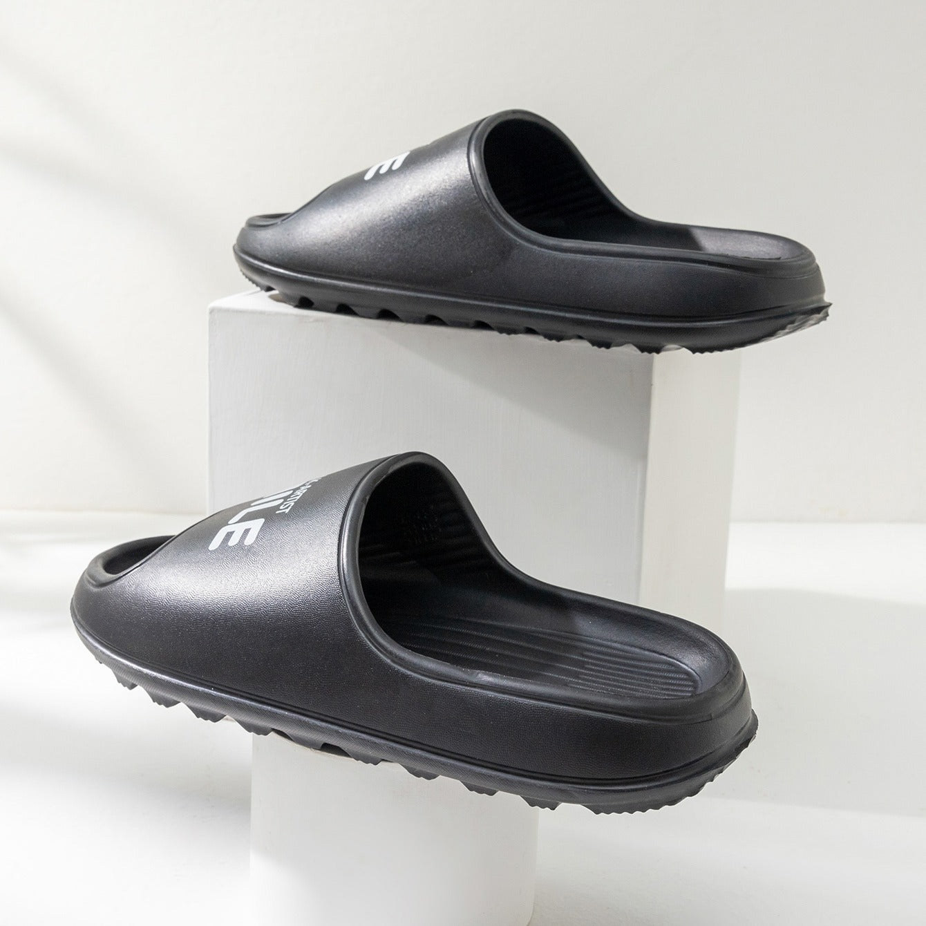 Men's Letter Graphic Platform Slippers