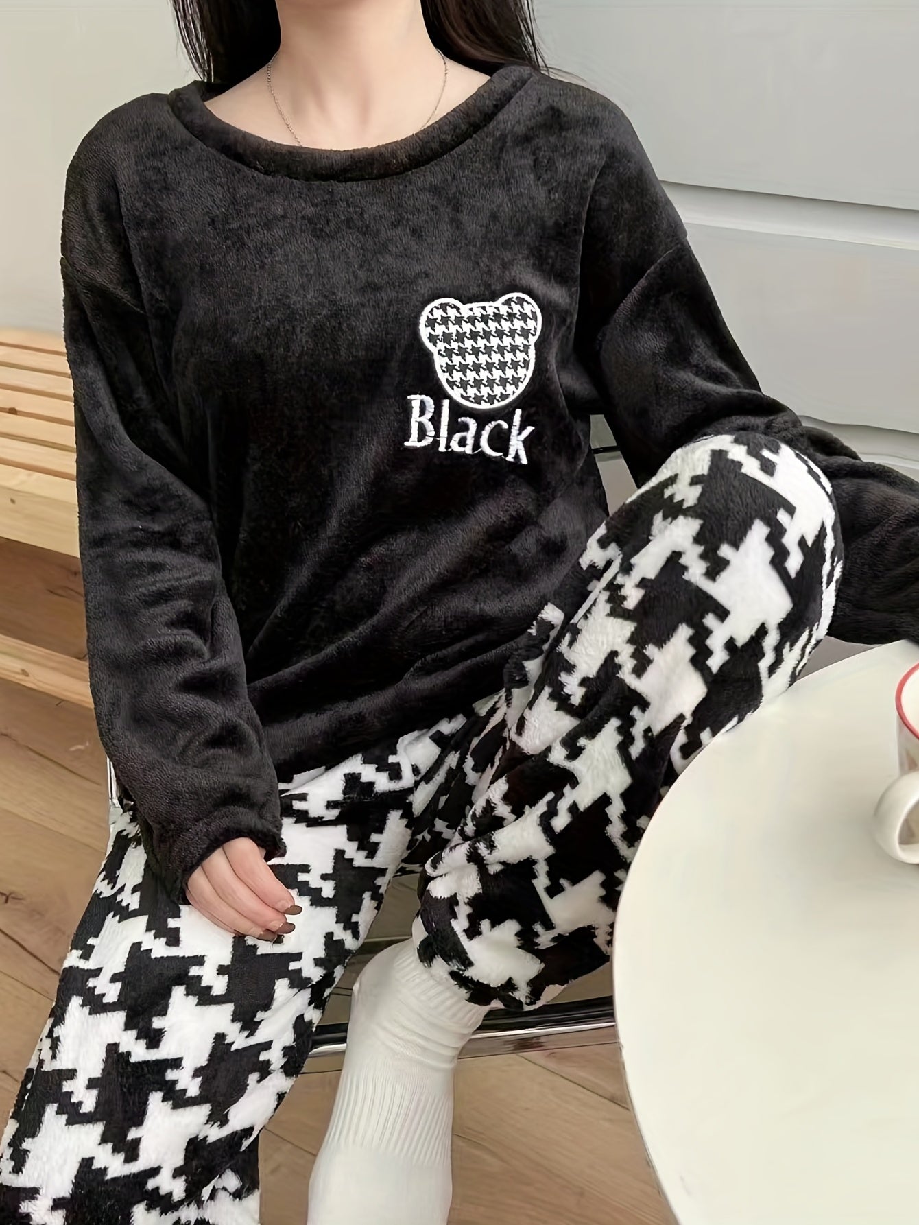 Plaid Thermal Loungewear Pajamas Set Long Sleeve Pullover Tops & Pants