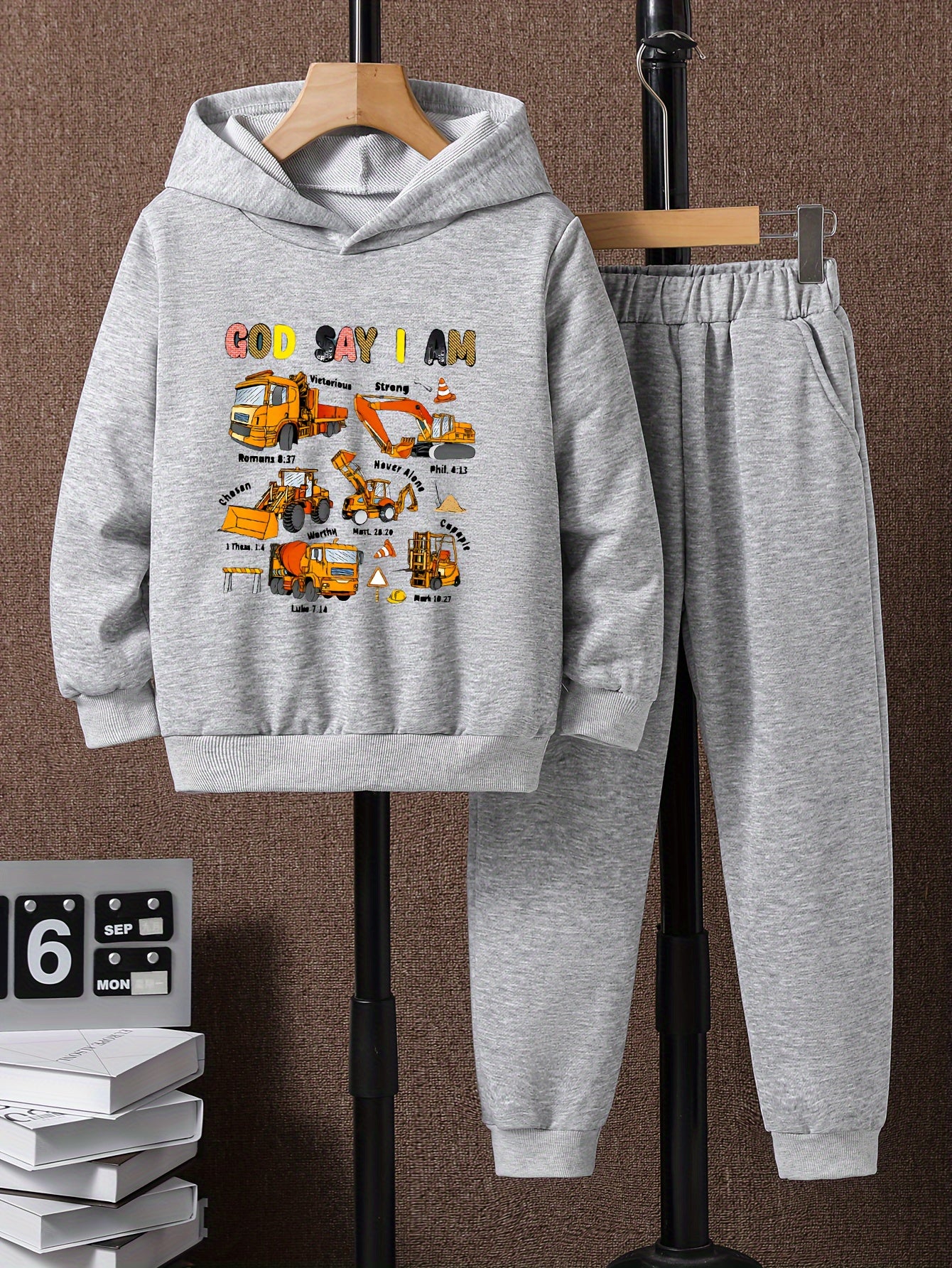 2pcs Truck Print Boys Hoodie & Solid Sweatpants Set