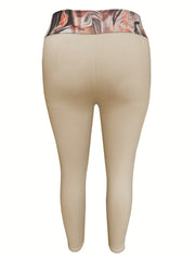 Women's Plus Size Sports Leggings with Contrast Print Waist and Pockets