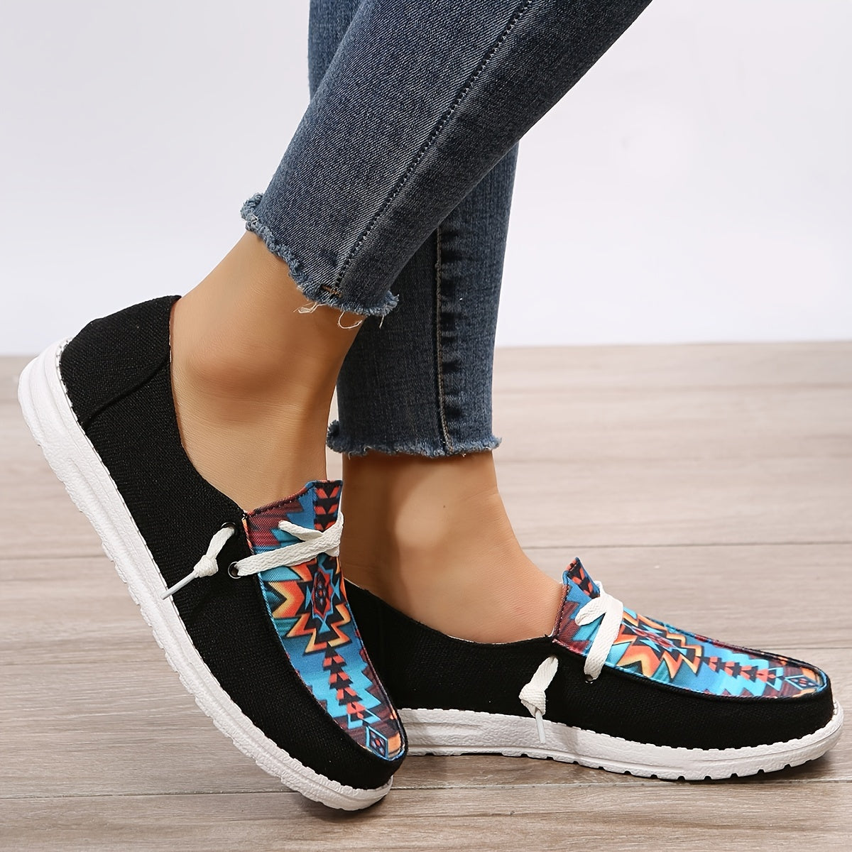 Women's Geometric Flat Canvas Shoes Lightweight Non slip Low Top Shoes