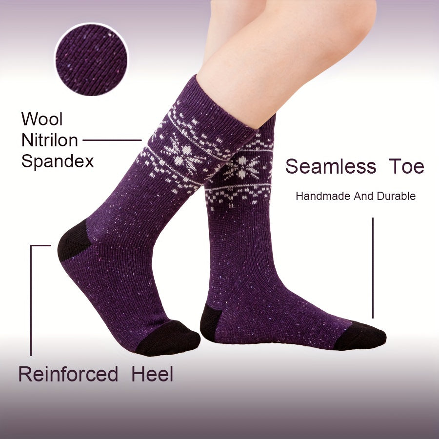 Snowflake Print Mid Tube Socks 2 Pairs Women's Stockings & Hosiery