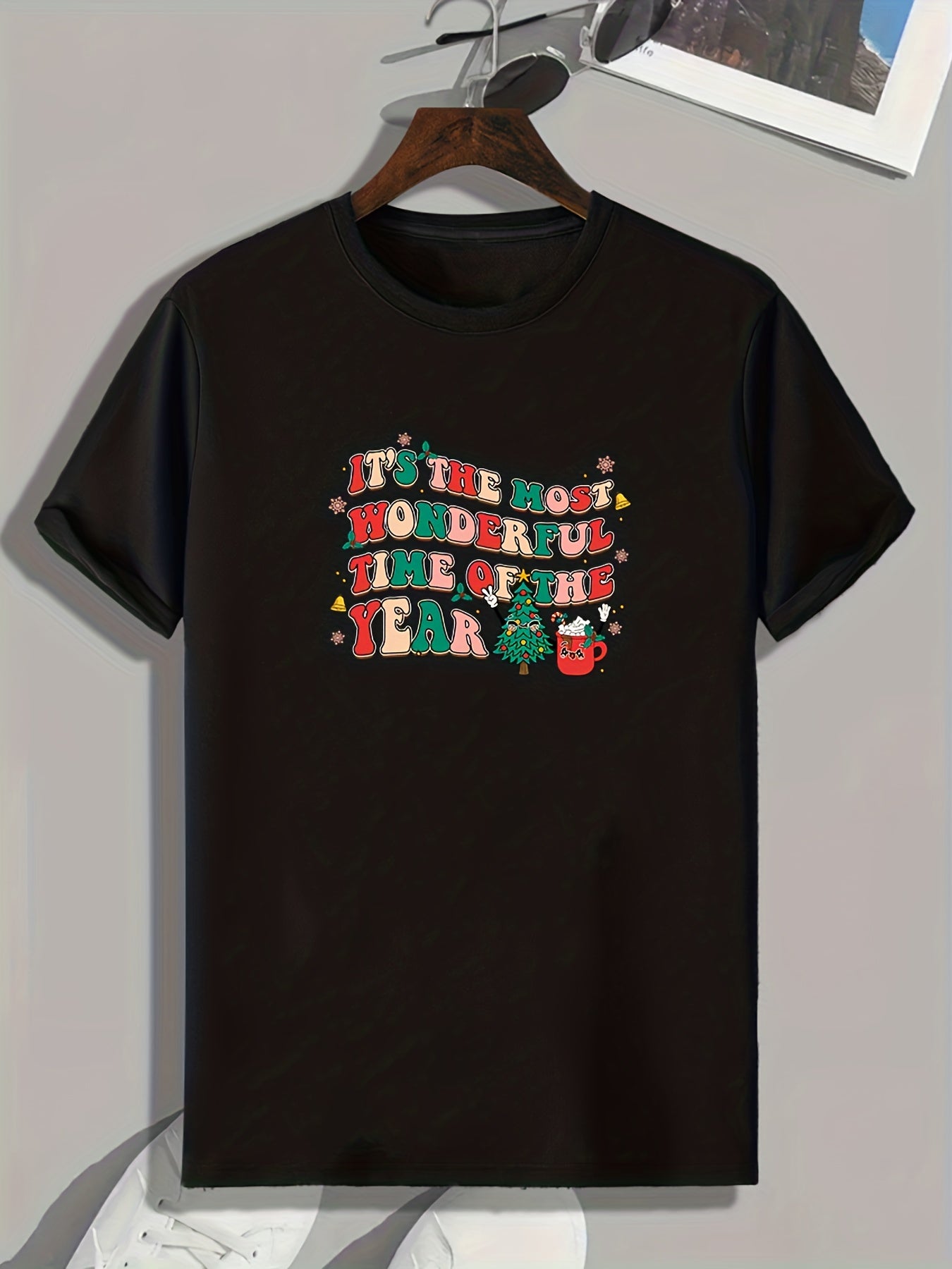 Letter Pattern Print Men's Sports Tee Christmas Style