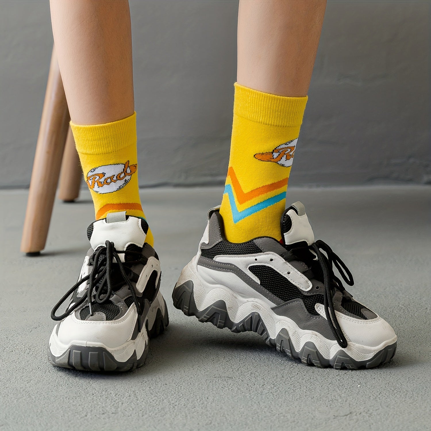 3 Pairs Cartoon Graffiti Mid Tube Socks Women's Stockings