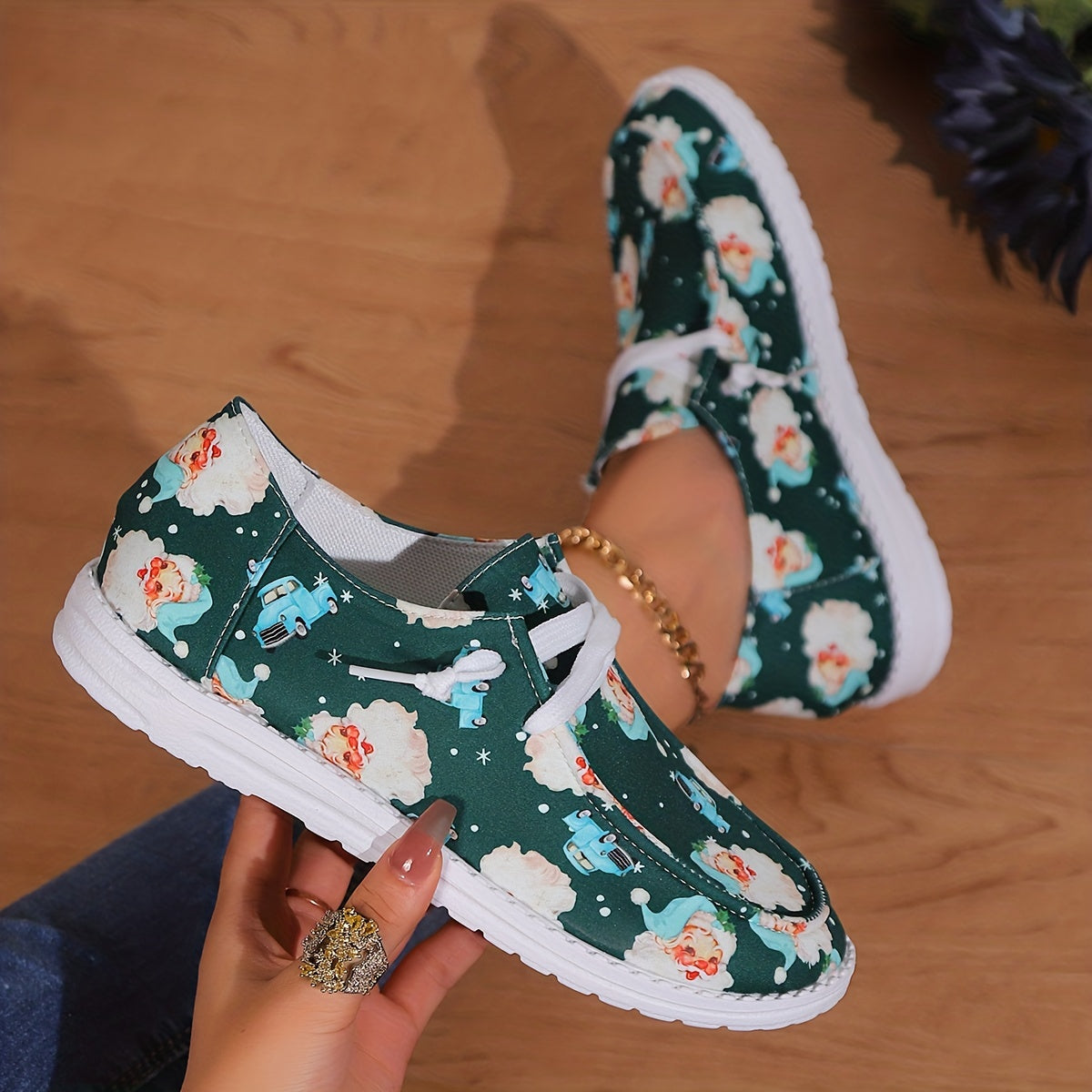 Green Santa Claus Pattern Skate Shoes for Women