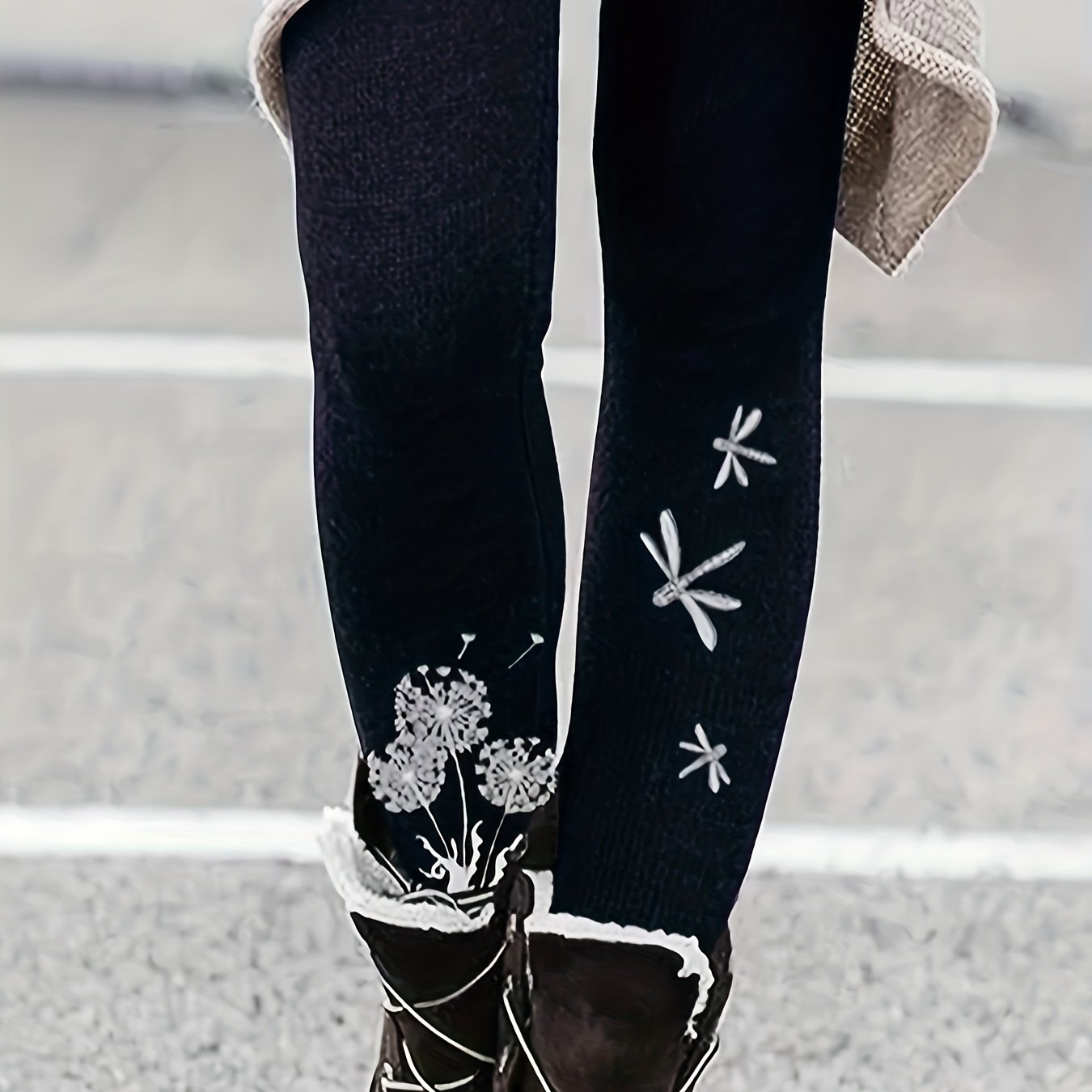 Dandelion & Dragonfly Print Leggings High Rise Medium Stretch