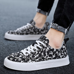 Men's Flowery Lace-up Skate Shoes with Good Grip