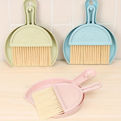 Mini Keyboard Cleaning Brush Plastic Desktop Mini Broom