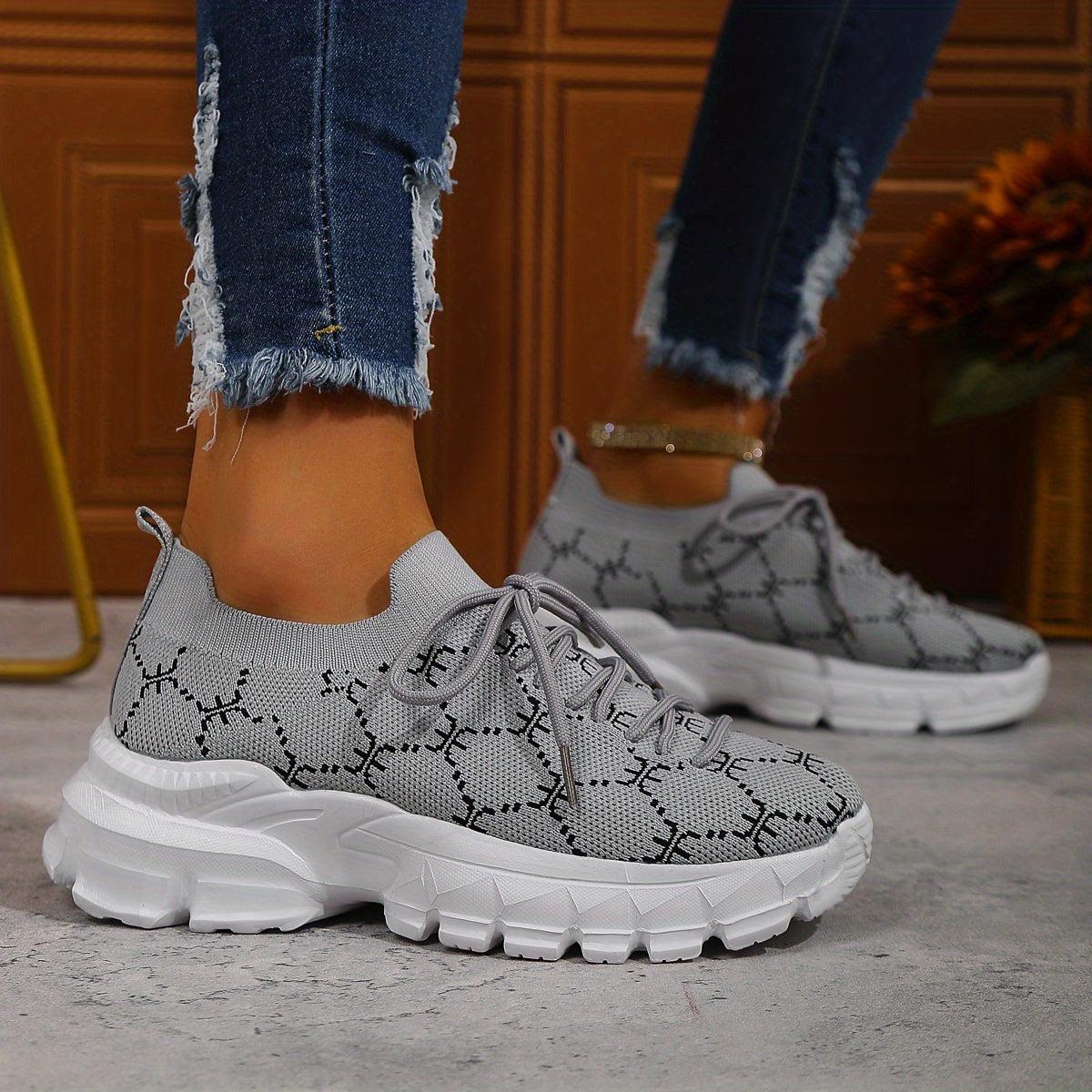 Women's Geometric Pattern Lace Up Sneakers Breathable Knit Chunky Shoes