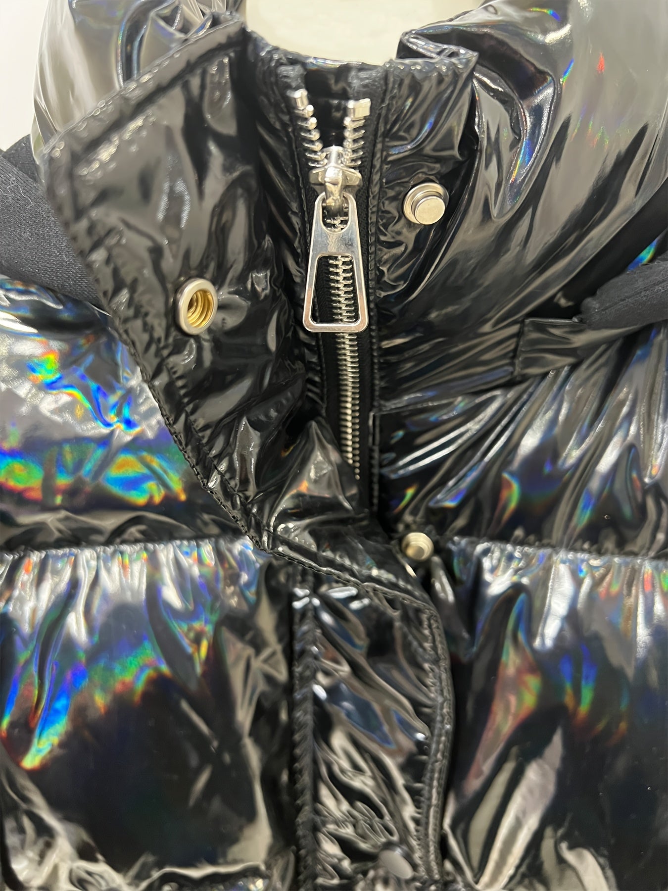 Women's Sleeveless Puffer Jacket with Detachable Hat