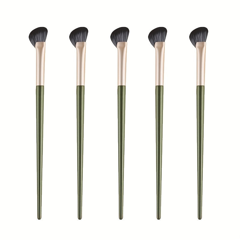 Portable Nose Shadow Brush for Contouring and Highlighting